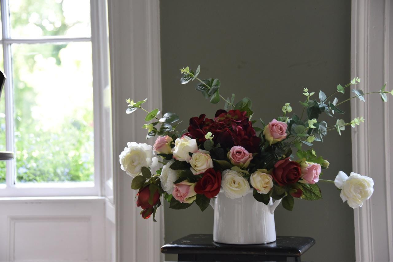 Luxurious Pink and Red Flower Arrangement