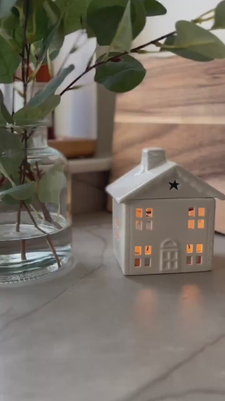 Load video: Ceramic House Gift Set with Posy of Eucalyptus and Berries &amp; Handmade Print